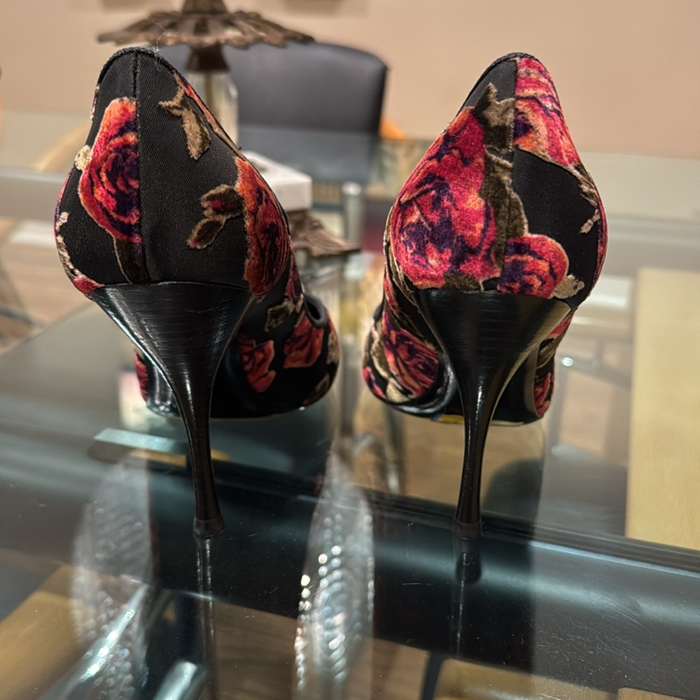BNWT CASADEI VELOUR 🥀 PUMP - Picture 4 of 11